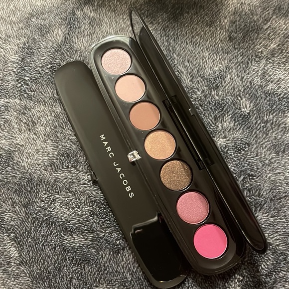 Marc Jacobs 710 Provocouture Eye-Conic Eyeshadow Palette - Picture 2 of 6